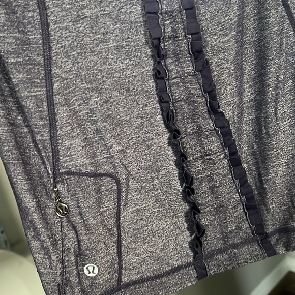 Lululemon tank - Picture 4 of 4
